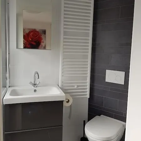 Zomerhuisje 18k - 1 Km Het Διαμέρισμα