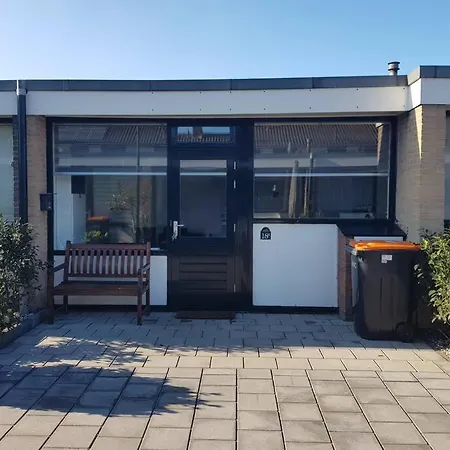 Zomerhuisje 18k - 1 Km Het * Wijk aan Zee