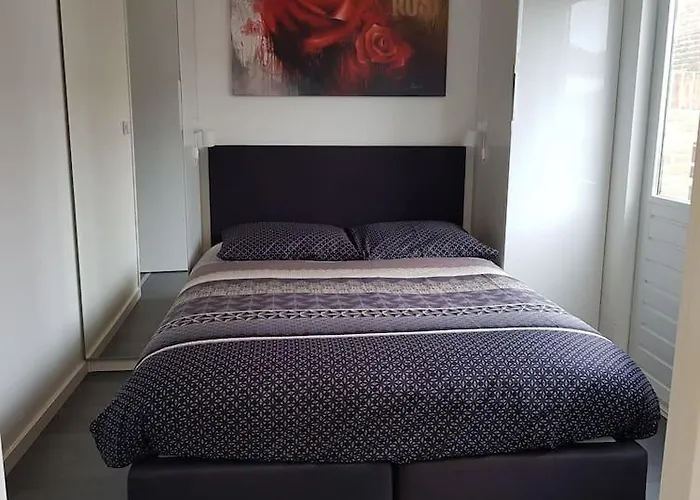 Zomerhuisje 18k - 1 Km Het * וייק אן זיי